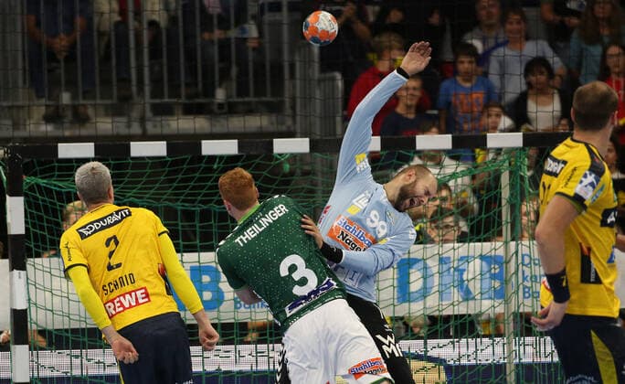 Handball, DHB-Pokal: Rhein-Neckar-Löwen - FrischAuf Göppingen, Achtelfinale am 02.10.2019, Saison 2019 20, ZmdZ, göppingen, pokal, loewen, 35-32 durch Andy Schmid (2, Rhein Neckar Löwen). torjubel, Rhein-Neckar-Löwen - FrischAuf Goeppingen