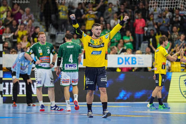 Sport Bilder der Tages Rhein-Neckar Loewen vs. Frisch Auf! Goeppingen Mannheim, Deutschland 02. Oktober 2019 - DHB-Pokal-Achtelfinale in der SAP-Arena. Jannik Kohlbacher (Loewen), Aktion Einzelbild Jubel Freude Emotion Torjubel Torschuetze Torschütze Gestik Geste gestikuliert Mimik starker Gesichtsausdruck Emotion