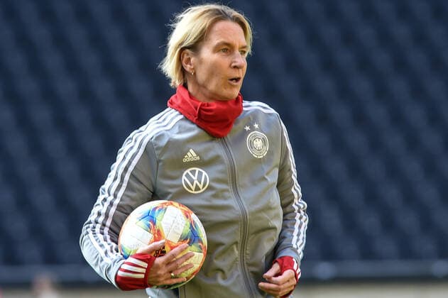 Martina Voss-Tecklenburg (Bundestrainerin), Porträt, Portrait, 02.10.2019, Aachen (Deutschland), Fussball, EM-Qualifikation Frauen, Training, Deutschland - Ukraine, DFB DFL REGULATIONS PROHIBIT ANY USE OF PHOTOGRAPHS AS IMAGE SEQUENCES AND OR QUASI-VIDEO.