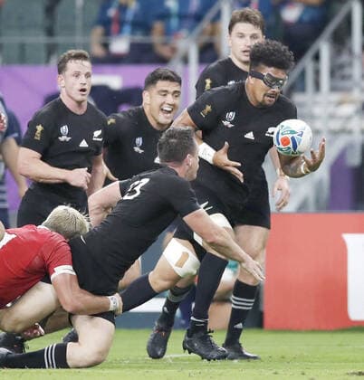Rugby World Cup: New Zealand v Canada New Zealand flanker Ardie Savea (R) sports goggles -- due to long-term eyesight problems -- during a Rugby World Cup game against Canada in Oita, Japan, on Oct. 2, 2019. New Zealand media said Savea had become the first player to wear goggles in a World Cup match. 