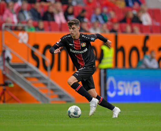 28.09.2019, Fussball 1. Bundesliga 2019 2020, 6.Spieltag, FC Augsburg - Bayer Leverkusen, in der WWK-Arena Augsburg. Kai Havertz (Leverkusen) in Aktion, ***DFL and DFB regulations prohibit any use of photographs as image sequences and or quasi-video.*** *** 28 09 2019, Soccer 1 Bundesliga 2019 2020, 6 Matchday, FC Augsburg Bayer Leverkusen, at the WWK Arena Augsburg Kai Havertz Leverkusen in action, DFL and DFB regulations prohibit any use of photographs as image sequences and or quasi video