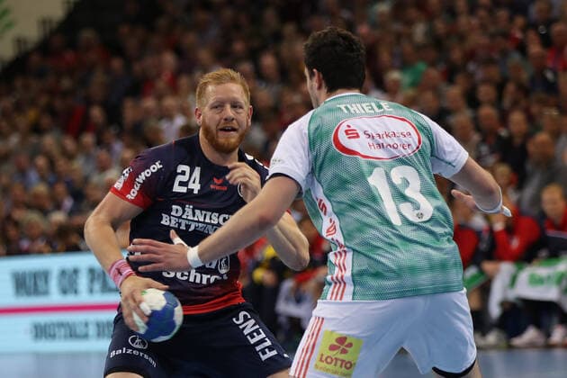 SG Flensburg-Handewitt vs TSV Hannover-Burgdorf, DHB-Pokal Achtelfinale, Flensburg; 03.10.19 Jim Gottfridsson (SG Flensburg-Handewitt, 24) gegen Joshua Thiele (TSV Hannover-Burgdorf, 13) Copyright: xBEAUTIFULxSPORTS MarioxM.xKobergx