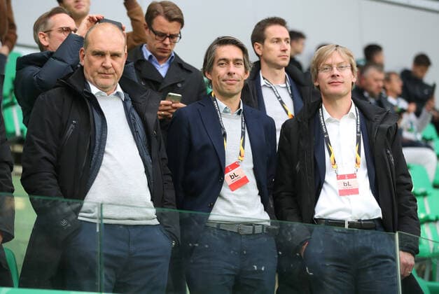 AS Saint-Etienne vs VfL, EL St.Etienne, Frankreich. 03.10.2019, FUßBALL - VfL Wolfsburg vs AS Saint-Etienne, Europa League Gruppe I, Stade Geoffroy-Guichard, Saison 2019 20, Geschäftsführer Jörg Schmadtke (VfL Wolfsburg), Geschäftsführer Michael Meeske (VfL Wolfsburg), Geschäftsführer Dr. Tim Schumacher (VfL Wolfsburg) St. Etienne *** AS Saint Etienne vs VfL, EL St Etienne, France 03 10 2019, FUßBALL VfL Wolfsburg vs AS Saint Etienne, Europa League Group I, Stade Geoffroy Guichard, Season 2019 20, Managing Director Sport Jörg Schmadtke VfL Wolfsburg , Managing Director Michael Meeske VfL Wolfsburg , Managing Director Dr Tim Schumacher VfL Wolfsburg St Etienne