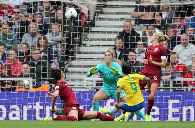 England Women v Brazil Women International Friendly, Länderspiel, Nationalmannschaft Debinha (9) of Brazil Women scoring to make it 0-2 during the International Friendly match at the Riverside Stadium, Middlesbrough Content Not Available For UK Newspapers Copyright: xSimonxMoorex FIL-13723-0013