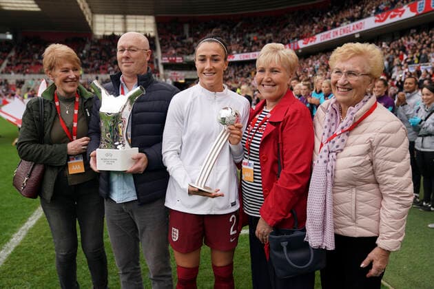 MIDDLESBROUGH, ENGLAND - OCTOBER 05: Lucy Bronze of England with her family receives an honor for her achievments at the Fifa and UEFA awards during the International Women s friendly between England Women and Brazil Women at Riverside Stadium, on October 05, 2019 in Middlesbrough , England. (Photo by Daniela Porcelli SPP) Copyright: xDanielaxPorcellix SPPDP-ENGBRA0510-6