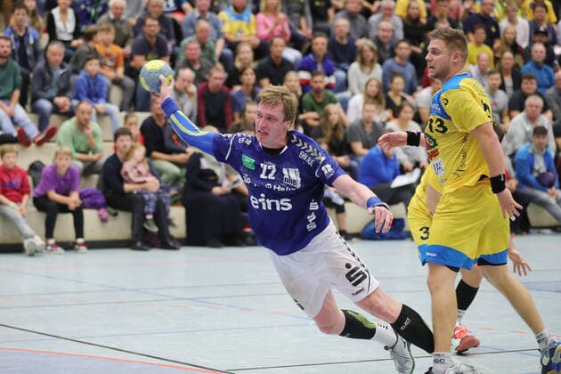 2. HBL, HSG Konstanz - EHV Aue 30:27. Petr Slachta (AUE) beim Wurf, links Fabian Wiederstein (KON). HSG Konstanz - EHV Aue, 05.10.2019 Konstanz Copyright: xEIBNER PeterxPisax EP_EER