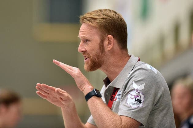 Robert Nijdam (Trainer Bayer 04 Leverkusen) lautstark ,GER, HSG Bad Wildungen Vipers - Bayer 04 Leverkusen, DHB Pokal, Handball, Frauen, 05.10.2019, GER, HSG Bad Wildungen Vipers - Bayer 04 Leverkusen, Handball, DHB Pokal Frauen, 05.10.2019 Bad Wildungen Copyright: xEIBNER RolandxSippelx EP_RSL