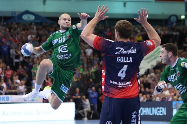 SG Flensburg-Handewitt vs Fuechse Berlin, 06.10.19, LIQUI-MOLY Handball-Bundesliga, Paul Drux (Fuechse Berlin, 95) gegen Johannes Golla (SG Flensburg-Handewitt, 04) Copyright: xBEAUTIFULxSPORTS MarioxM.xKobergx