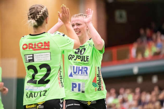 TSV Nord Harrislee vs VfL Oldenburg, Handball, DHB-Pokal 2. Runde, Harrislee; 06.10.19 Fenja Jensen (Nr.22, TSV Nord Harrislee) und Katharina Rahn (Nr.20, TSV Nord Harrislee) Copyright: xBEAUTIFULxSPORTS MarioxM.xKobergx