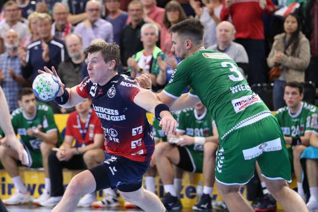 SG Flensburg-Handewitt vs Fuechse Berlin, 06.10.19, LIQUI-MOLY Handball-Bundesliga, Goran Soegard Johannsessen (SG Flensburg-Handewitt, 23) gegen Fabian Wiede (Fuechse Berlin, 03) Copyright: xBEAUTIFULxSPORTS MarioxM.xKobergx