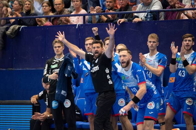 Lemgo, Deutschland 06.10.2019: 1. Handball-Bundesliga - 2019 2020 - TBV Lemgo Lippe vs. THW Kiel Mannschaft (Lemgo), (M) Florian Kehrmann (Trainer Lemgo) Lemgo Nordrhein-Westfalen Deutschland Phoenix Contact Arena
