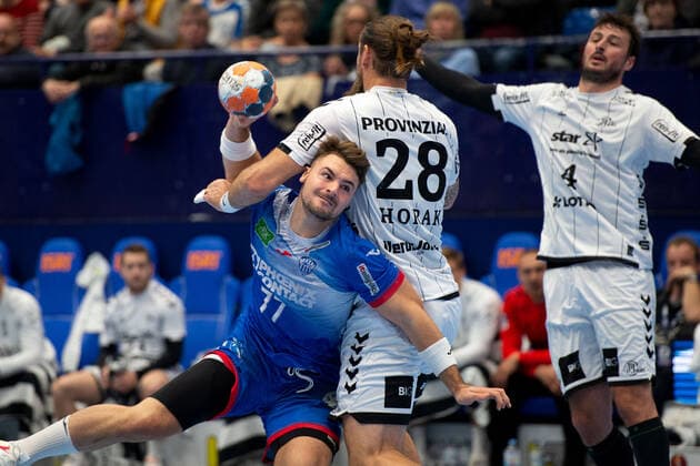 Lemgo, Deutschland 06.10.2019: 1. Handball-Bundesliga - 2019 2020 - TBV Lemgo Lippe vs. THW Kiel (L-R) Dani Baijens (Lemgo), Pavel Horak (Kiel) Lemgo Nordrhein-Westfalen Deutschland Phoenix Contact Arena