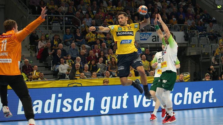 Handball, 1. Bundesliga: Rhein-Neckar-Löwen - HSG Wetzlar, 8. Spieltag am 06.10.2019, Saison 2019 20, ZmdZ, Alexander Petersson (32, Rhein Neckar Löwen) erzielt das 9-6 gegen rn11 , torjubel, Rhein-Neckar-Löwen - HSG Wetzlar