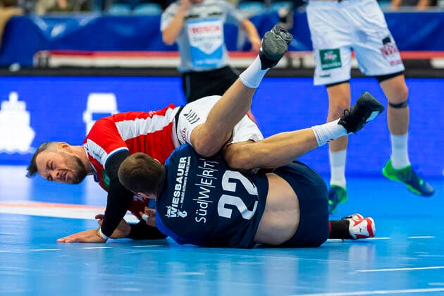 Bietigheim, Deutschland 06. Oktober 2019: 2. BL - 19 20- SG BBM Bietigheim vs. HSV Handball Hamburg Jens Schöngarth Schoengarth (HSV Hamburg), Jonas Link (SG BBM Bietigheim) Bietigheim Egetrans Arena Baden-Württemberg Deutschland