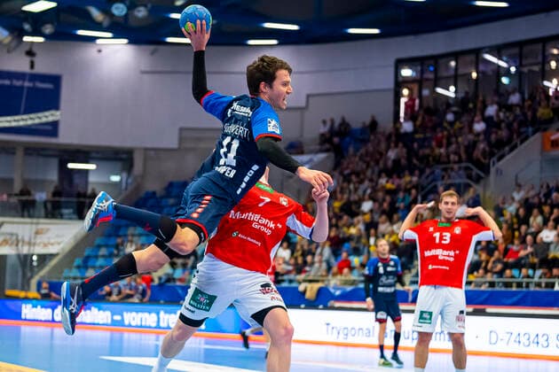 Bietigheim, Deutschland 06. Oktober 2019: 2. BL - 19 20- SG BBM Bietigheim vs. HSV Handball Hamburg Christian Schäfer Schaefer (SG BBM Bietigheim), Leif Tissier (HSV Hamburg) Bietigheim Egetrans Arena Baden-Württemberg Deutschland