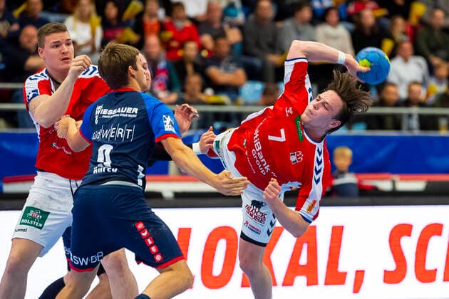 Bietigheim, Deutschland 06. Oktober 2019: 2. BL - 19 20- SG BBM Bietigheim vs. HSV Handball Hamburg Max Oehler öhler (SG BBM Bietigheim), Leif Tissier (HSV Hamburg) Bietigheim Egetrans Arena Baden-Württemberg Deutschland