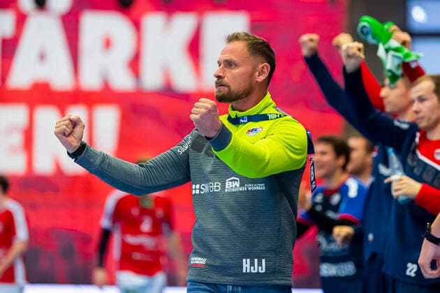 Bietigheim, Deutschland 06. Oktober 2019: 2. BL - 19 20- SG BBM Bietigheim vs. HSV Handball Hamburg Trainer Hannes Jon Jonsson (SG BBM Bietigheim) Jubel Freude Emotion Bietigheim Egetrans Arena Baden-Württemberg Deutschland