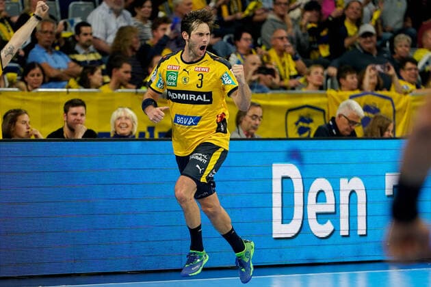 Torschütze Uwe Gensheimer (RNL, 3), jubelt über ein Tor, Jubel, Torjubel, Torerfolg, celebrate the goal, goal, celebration, Jubel ueber das Tor, optimistisch, Spielszene, Highlight, Einzelbild, Action, Aktion, 06.10.2019, Mannheim, Handball, Bundesliga, Rhein-Neckar Löwen - HSG Wetzlar