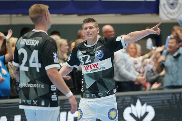 GER, 1. HBL. Herren, Bergischer HC vs. TSV GWD Minden 06.10.2019, Klingenhalle, Solingen, GER, 1. HBL. Herren, Bergischer HC vs. TSV GWD Minden, im Bild picture shows: Jeffrey Boomhouwer (BHC 32), freut sich ueber ein Tor
