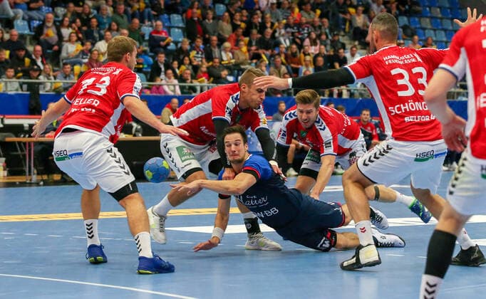 06.10.2019, Deutschland, Bietigheim, Handball 2. Bundesliga Herren Saison 2019 2020 SG BBM Bietigheim vs. HSV Hamburg: mitte Dominik Claus (BBM)