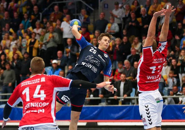 06.10.2019, Deutschland, Bietigheim, Handball 2. Bundesliga Herren Saison 2019 2020 SG BBM Bietigheim vs. HSV Hamburg: mitte Maximilian Trost (BBM)