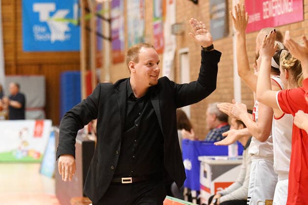 GER, DBBL, GiroLive-Panthers Osnabrueck vs. inexio Royals Saarlouis 06.10.2019, Panthers Dome, Osnabrück, GER, DBBL, GiroLive-Panthers Osnabrueck vs. inexio Royals Saarlouis im Bild Trainer Headcoach Mario Zurkowski (GiroLive-Panthers Osnabrück)