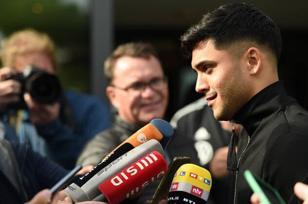 Fußball: DFB Nationalmannschaft, Ankunft der Spieler im l Arrivee Hotel am 07.10.2019 in Dortmund, Nadiem Amiri gibt Interview, Portrait, Mimik, Lachen, Freude, Copyright: xKirchner ChristopherxNeundorfx