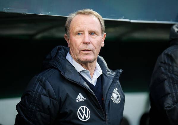 07.10.2019, xmkx, Fussball Legendenspiel, DFB-All-Stars - Azzurri Legends v.l. Berti Vogts (Trainer GER) (DFL DFB REGULATIONS PROHIBIT ANY USE OF PHOTOGRAPHS as IMAGE SEQUENCES and or QUASI-VIDEO) Fuerth Bayern Deutschland (DE)