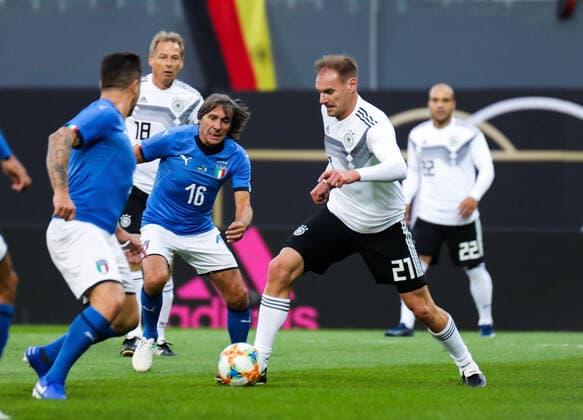 07.10.2019, xmkx, Fussball Legendenspiel, DFB-All-Stars - Azzurri Legends v.l. Bruno Conti (ITA), Alexander Zickler (GER) (DFL DFB REGULATIONS PROHIBIT ANY USE OF PHOTOGRAPHS as IMAGE SEQUENCES and or QUASI-VIDEO) Fuerth Bayern Deutschland (DE)
