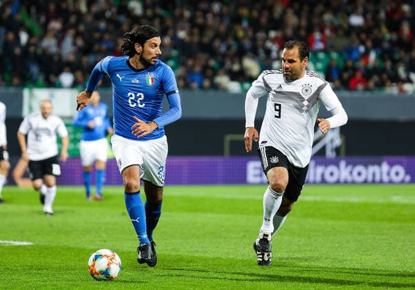 07.10.2019, xmkx, Fussball Legendenspiel, DFB-All-Stars - Azzurri Legends v.l. Christian Zaccardo (ITA), Ulf Kirsten (GER) (DFL DFB REGULATIONS PROHIBIT ANY USE OF PHOTOGRAPHS as IMAGE SEQUENCES and or QUASI-VIDEO) Fuerth Bayern Deutschland (DE)