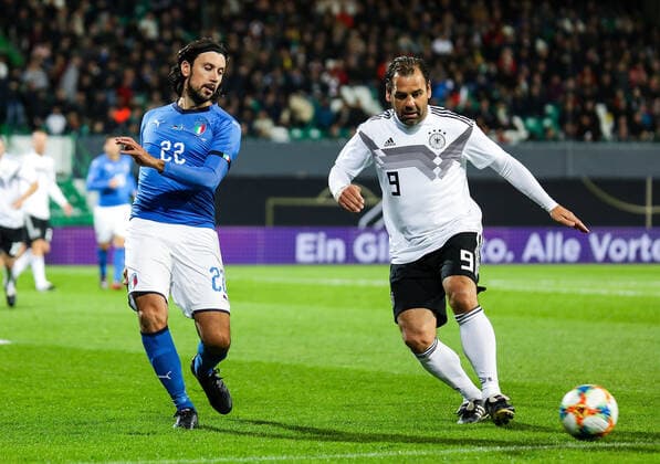07.10.2019, xmkx, Fussball Legendenspiel, DFB-All-Stars - Azzurri Legends v.l. Christian Zaccardo (ITA), Ulf Kirsten (GER) (DFL DFB REGULATIONS PROHIBIT ANY USE OF PHOTOGRAPHS as IMAGE SEQUENCES and or QUASI-VIDEO) Fuerth Bayern Deutschland (DE)