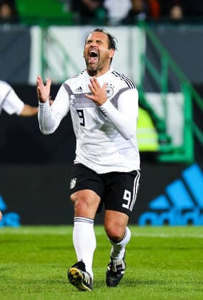 07.10.2019, xmkx, Fussball Legendenspiel, DFB-All-Stars - Azzurri Legends v.l. Ulf Kirsten (GER) (DFL DFB REGULATIONS PROHIBIT ANY USE OF PHOTOGRAPHS as IMAGE SEQUENCES and or QUASI-VIDEO) Fuerth Bayern Deutschland (DE)