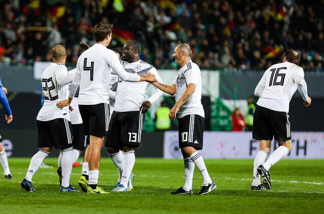 07.10.2019, xmkx, Fussball Legendenspiel, DFB-All-Stars - Azzurri Legends v.l. Jubel Deutschland GER (DFL DFB REGULATIONS PROHIBIT ANY USE OF PHOTOGRAPHS as IMAGE SEQUENCES and or QUASI-VIDEO) Fuerth Bayern Deutschland (DE)