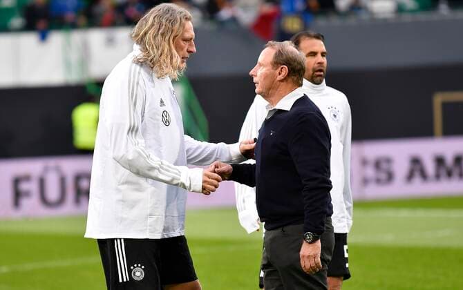07.10.2019 - Fussball - Länderspiel Legenden-Spiel -: DFB All Stars ( Deutschland ) gg Azzurri Legends ( Italien ) - - Michael Schulz (Deutschland DFB-All-Stars ) Berti Vogts (Trainer Deutschland DFB-All-Stars )