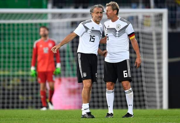 07.10.2019 - Fussball - Länderspiel Legenden-Spiel -: DFB All Stars ( Deutschland ) gg Azzurri Legends ( Italien ) - - Maurizio Gaudino (Deutschland DFB-All-Stars ) Guido Buchwald (Deutschland DFB-All-Stars )