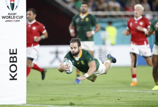 Sport Bilder des Tages Rugby World Cup in Japan: S. Africa v Canada Cobus Reinach of South Africa scores a try during the first half of a Rugby World Cup Pool B match against Canada on Oct. 8, 2019, in Kobe, western Japan. 