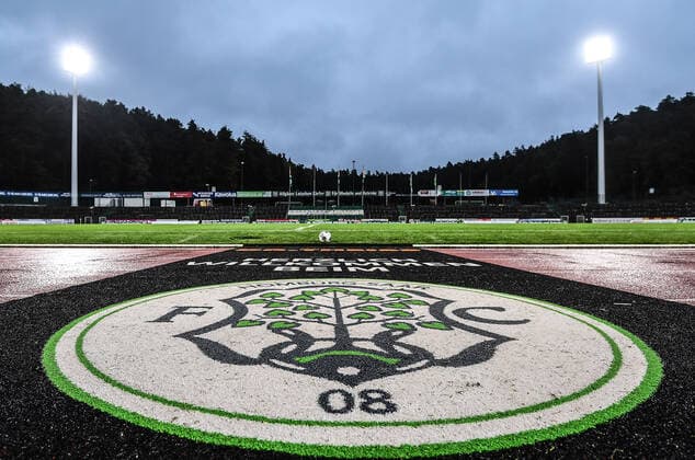 Fußball, Stadiongeschichte FC 08 Homburg 08.10.2019, xjhx, Fussball Fussball Testspiel, FC Homburg - SV Darmstadt 98 emspor, v.l. Wappen Logo Branding FC Homburg Stadionansicht Innenraum, Rasen (DFL DFB REGULATIONS PROHIBIT ANY USE OF PHOTOGRAPHS as IMAGE SEQUENCES and or QUASI-VIDEO) Homburg