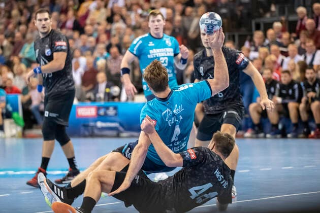 SG Flensburg-Handewitt vs HC PPD Zagreb, Handball, VELUX EHF Champions League Gruppenphase, Flensburg; 09.10.19 Johannes Golla (SG Flensburg-Handewitt, 04) gegen Matej Hrstic (HC PPD Zagreb, 44) Copyright: xBEAUTIFULxSPORTS MarioxM.xKobergx