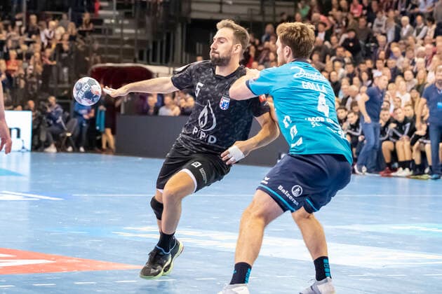 SG Flensburg-Handewitt vs HC PPD Zagreb, Handball, VELUX EHF Champions League Gruppenphase, Flensburg; 09.10.19 Luka Mrakovcic (HC PPD Zagreb, 05) gegen Johannes Golla (SG Flensburg-Handewitt, 04) Copyright: xBEAUTIFULxSPORTS MarioxM.xKobergx