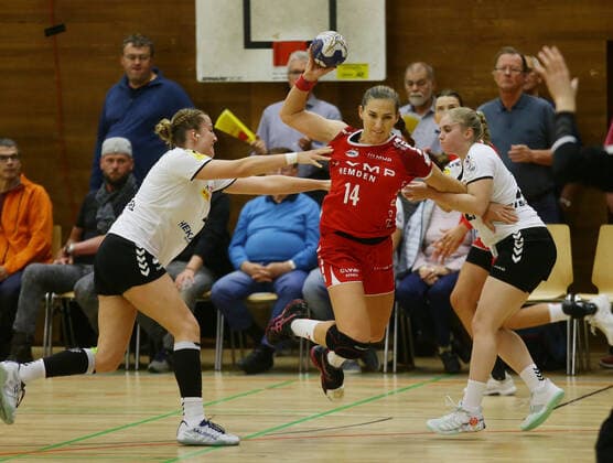 Bietigheim , Handball Bundesliga , SG BBM Bietigheim vs. FSV Maonz 05 , mitte: Karolina Kudlacz - Gloc ( BBM )