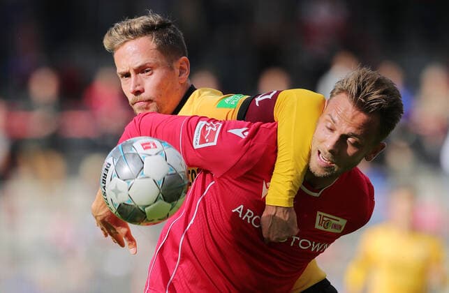 Bilder des Jahres 2019, Sport 10 Oktober Sport Themen der Woche KW41 Sport Bilder des Tages Marcus Ingvartsen, Jannik Müller Aktion Spielszene Zweikampf Fußball Fussball Testspiel DFL Bundesliga Herren Saison 2019 2020 10.10.2019 1.FC Union Berlin FCU vs. SG Dynamo Dresden SGD DFL regulations prohibit any use of photographs as image sequences and or quasi-video. *** Marcus Ingvartsen, Jannik Müller action game scene duel sports football football test match DFL Bundesliga men season 2019 2020 10 10 2019 1 FC Union Berlin FCU vs SG Dynamo Dresden SGD DFL regulations prohibit any use of photographs as image sequences and or quasi video