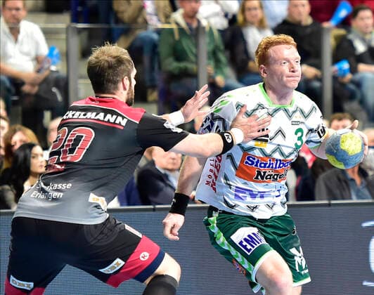 10.10.2019 - Handball - 1. Bundesliga DKB HBL - Saison 2019 2020 - 08. Spieltag: HC Erlangen Metropolregion Nürnberg HCE - FA Göppingen - OGo - Nico Büdel (20, HC Erlangen ) Nicolai Theilinger (3, Frisch Auf Göppingen )