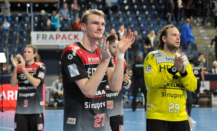 10.10.2019 - Handball - 1. Bundesliga DKB HBL - Saison 2019 2020 - 08. Spieltag: HC Erlangen Metropolregion Nürnberg HCE - FA Göppingen - OGo - Antonio Metzner (27, HC Erlangen HCE ) Nikolas Katsigiannis (29, HC Erlangen HCE ) enttäuscht Enttäuschung nach Spielende