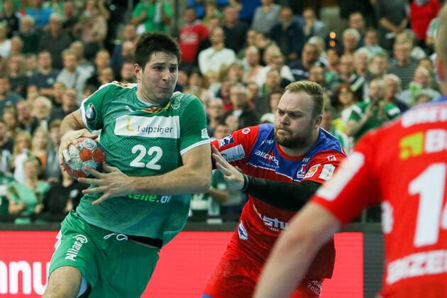 DHfK - Balingen Handball Leipzig, 10.10.2019, Arena Leipzig, Handball, 1. Bundesliga, 9. Spieltag , SC DHfK - HBW Balingen-Weilstetten 27:26 (10:14) , Im Bild v.l.: Marko Mamic (22, Leipzig) und Marcel Niemeyer (3, Balingen) ,