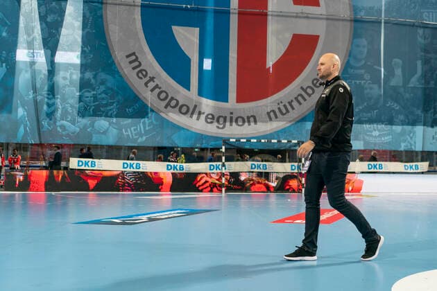 10.10.2019 Handball, 1. Bundesliga: HC Erlagen - FRISCH AUF! Goeppingen, 3. Spieltag, Saison 2019 20 - Handball, 1 Bundesliga HC Erlagen - HHC Erlagen - FRISCH AUF! Goeppingen, 3 Matchday on 10 10 2019, Season 2019 20 AÃ°alsteinn Eyjolfsson Trainer Copyright: HMBxMedia BorisxSchumacher