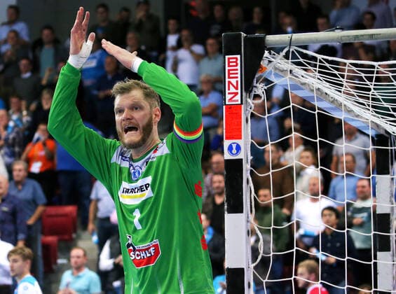BAU 10.10.2019 Stuttgart Handball TVB Stuttgart vs. TBV Lemgo Lippe, Johannes Bitter (TVB) mit Regenbogenbinde