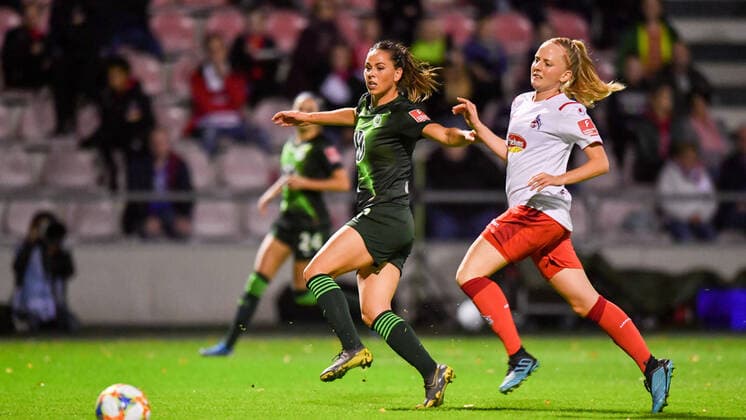 Sara Björk Gunnarsdottir (Wolfsburg, 7) schiesst zum 0:1, 11.10.2019, Köln (Deutschland), Fussball, Flyeralarm Frauen-Bundesliga, 1.FC Köln - VFL Wolfsburg, DFB DFL REGULATIONS PROHIBIT ANY USE OF PHOTOGRAPHS AS IMAGE SEQUENCES AND OR QUASI-VIDEO.