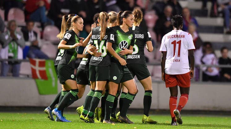 Jubel, Freuen, celebrate, happy, cheer , Goal Celebration VFL Wolfsburg 0:1, 11.10.2019, Köln (Deutschland), Fussball, Flyeralarm Frauen-Bundesliga, 1.FC Köln - VFL Wolfsburg, DFB DFL REGULATIONS PROHIBIT ANY USE OF PHOTOGRAPHS AS IMAGE SEQUENCES AND OR QUASI-VIDEO.
