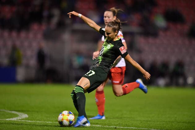 Ewa Pajor (Wolfsburg, 17) Torschuss, 11.10.2019, Köln (Deutschland), Fussball, Flyeralarm Frauen-Bundesliga, 1.FC Köln - VFL Wolfsburg, DFB DFL REGULATIONS PROHIBIT ANY USE OF PHOTOGRAPHS AS IMAGE SEQUENCES AND OR QUASI-VIDEO.