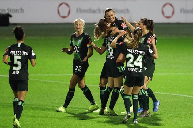 1.FC Köln vs. VFL Wolfsburg Fussball 1. Bundesliga Frauen Franz-Kremer-Stadion Jubel nach dem Tor zum 0:2 (VFL Wolfsburg) 11.10.2019